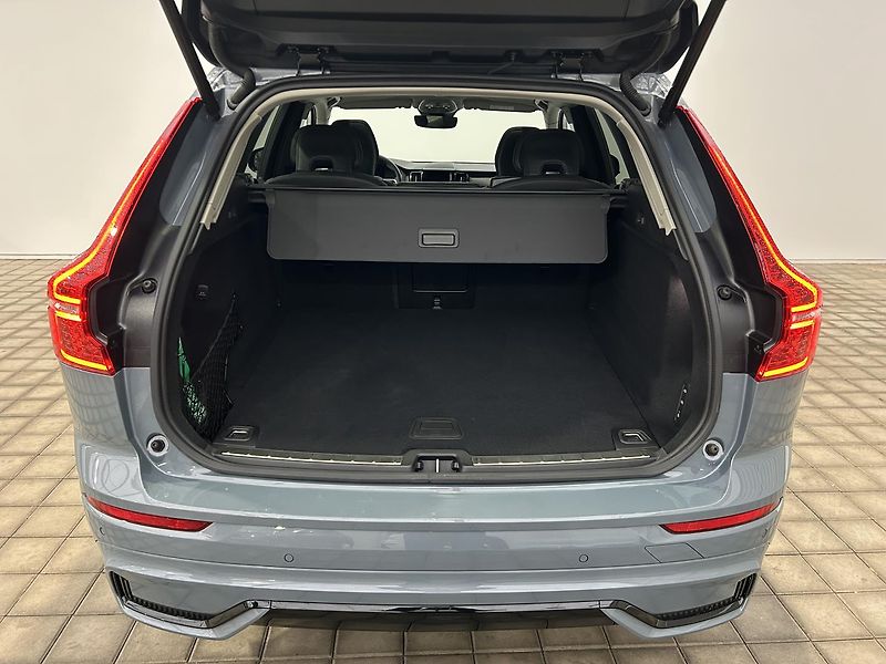 Volvo XC60 2.0  B4 4x4 ULTIMATE - fotka 13 z 33