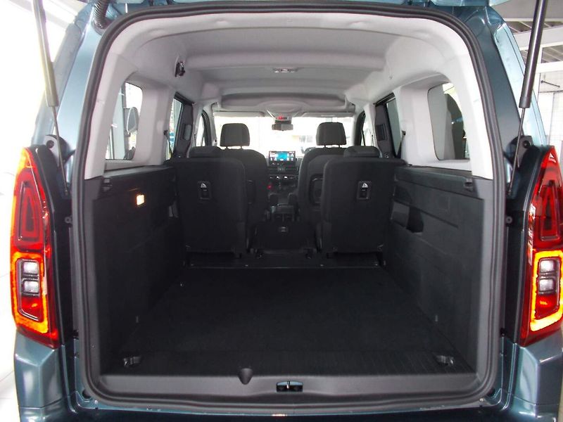 Opel Combo (2026) Elegance Plus L2H1 1.5 CDTI (9 - fotka 14 z 35