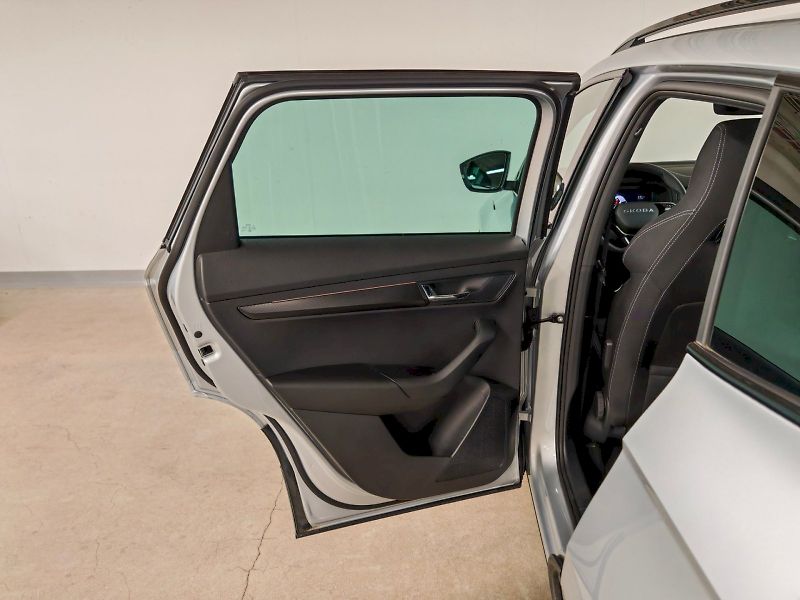 Škoda Karoq (2025) 1.5 TSI 110 kW Sportline - fotka 23 z 31
