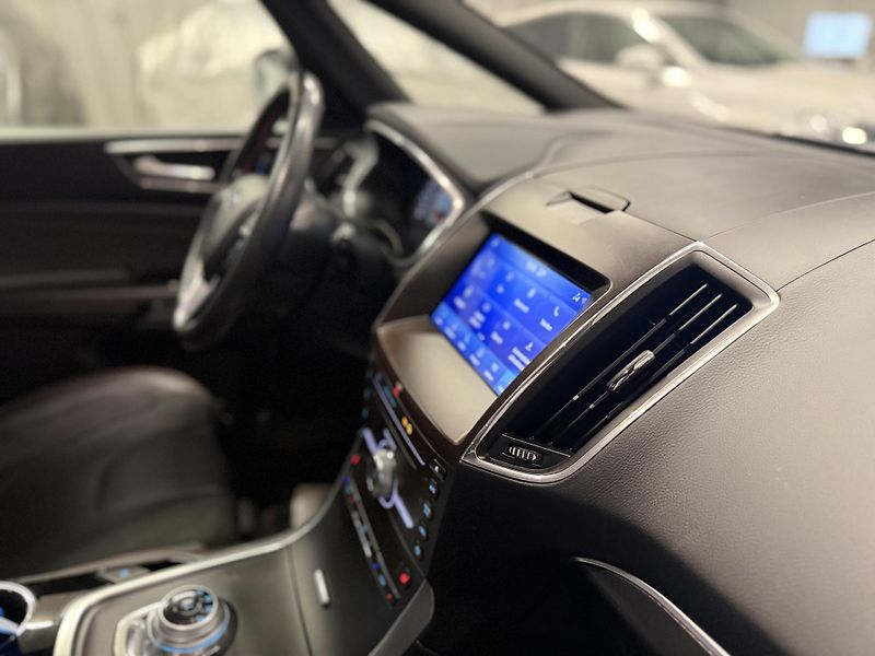 Ford S-MAX (2022) 2.5 HEV,ST-LINE,7REZERVOVÁNO - fotka 23 z 44