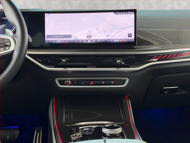 BMW X5 (2025) M60i - fotka 8 z 21
