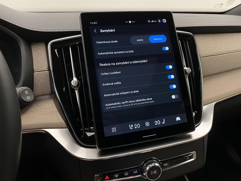 Volvo XC90 (2025) T8 AWD Plug-in DARK ULTRA - fotka 65 z 75