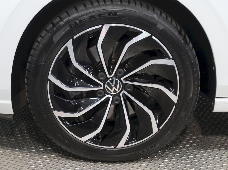 Volkswagen Golf (2022) STYLE 2.0TDI 110KW DSG - fotka 12 z 38
