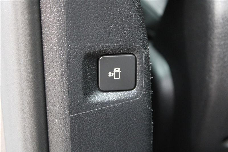Citroën SpaceTourer 2,0 HDi  SHINE,DPH,A/T,8.MÍST - fotka 29 z 38