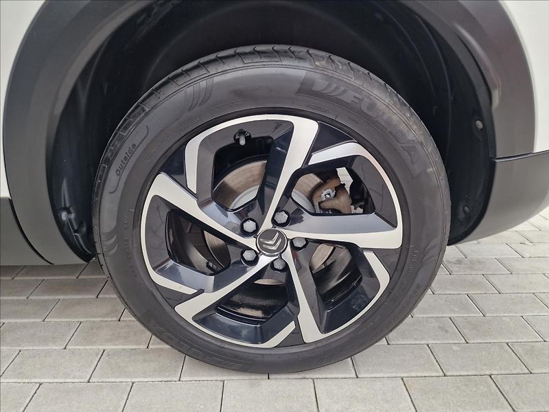 Citroën C5 Aircross 1.6 HYBRID 225 EAT8 FEEL PACK - fotka 42 z 48