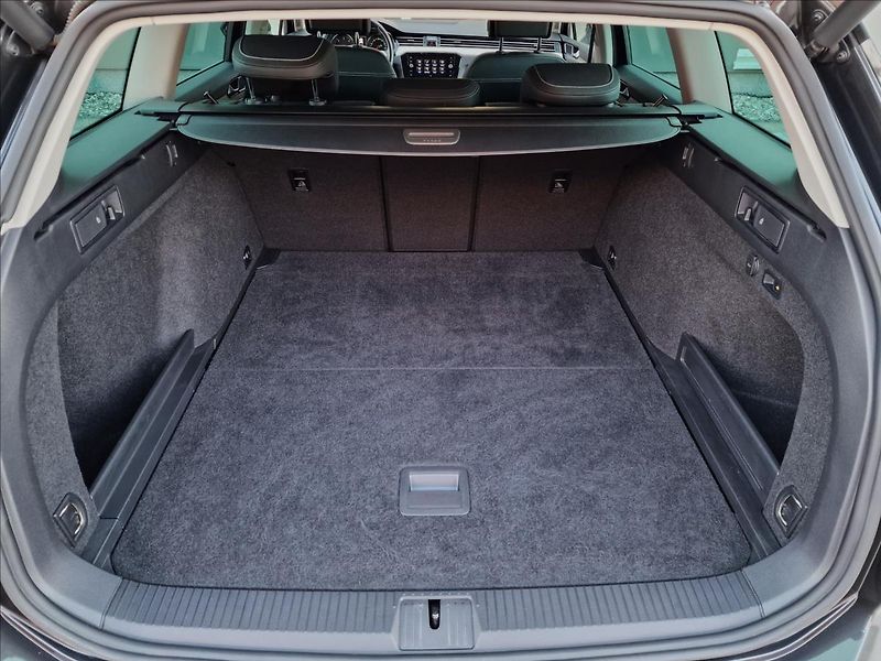 Volkswagen Passat 2.0TDI 147kW 4MOTION DSG Eleg - fotka 16 z 50