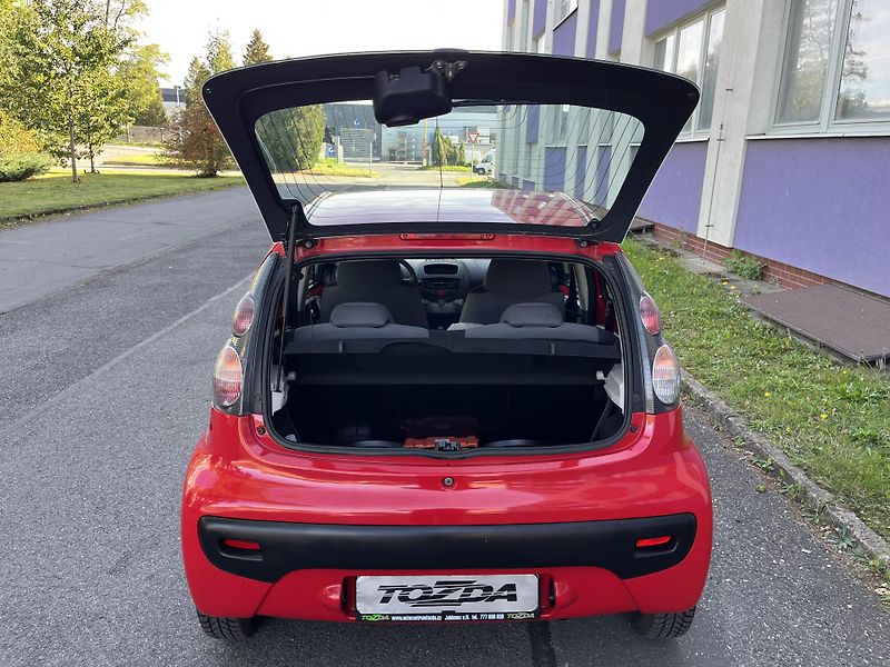 Citroën C1 1,0 VVTi 57 tkm /pneu/ servo - fotka 17 z 27