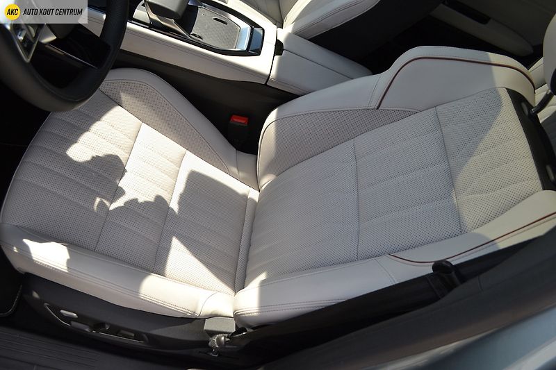 Renault Espace ICONIC E-TECH FULL HYBRID 200k - fotka 34 z 78