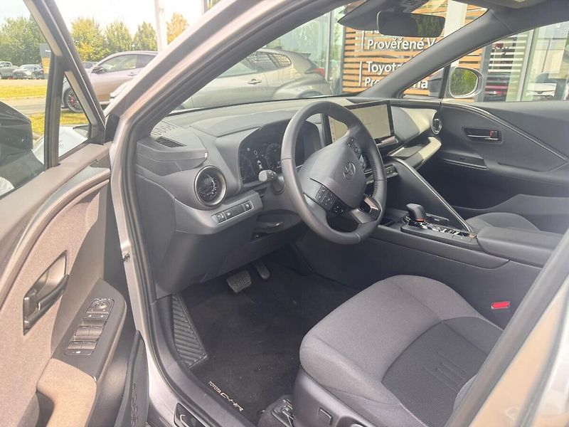 Toyota C-HR 1.8 Style - fotka 9 z 13