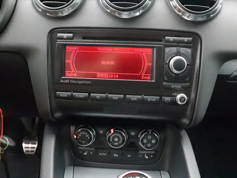 Audi TT 2,0 TFSI 147kW Kůže Xenon - fotka 22 z 33
