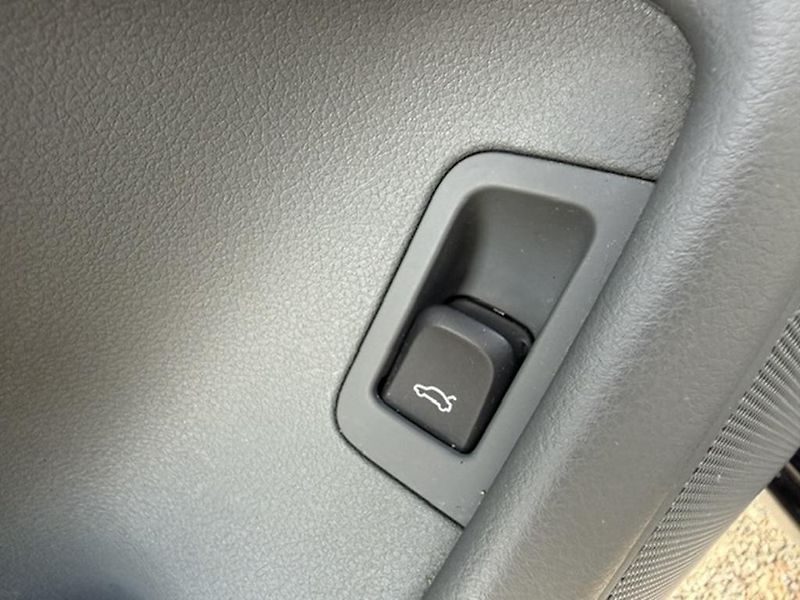 Audi A6 Avant kombi 3,0 TDi, tažné zařízení - fotka 16 z 42