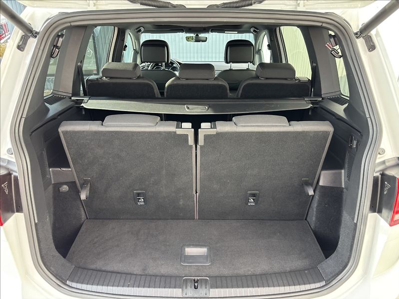 Volkswagen Touran 1.4 TSi R-line 7.míst - fotka 9 z 21