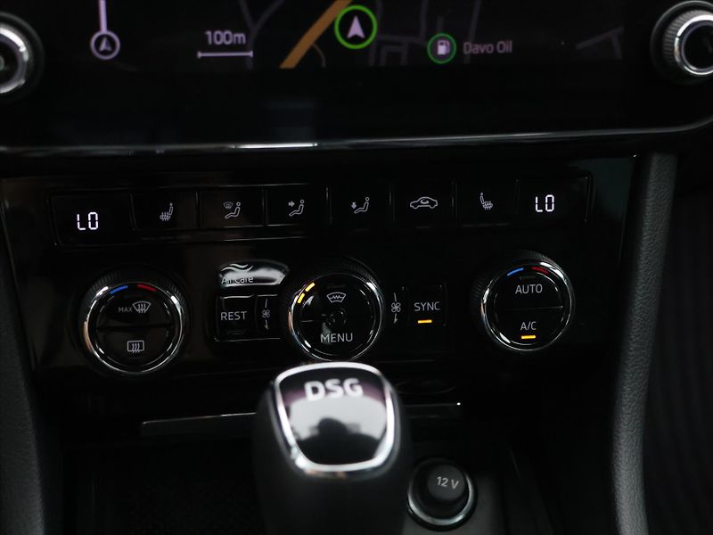 Škoda Superb 2,0 TDI 147kW DSG CZ Sportline - fotka 24 z 33