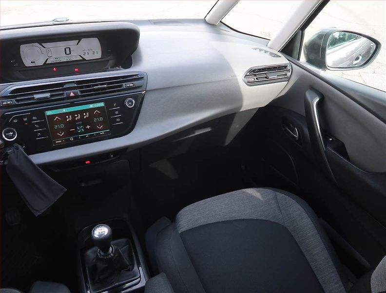 Citroën C4 Picasso (2018) 1.6 BlueHDi, 7 míst, Navi - fotka 8 z 21