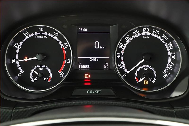 Škoda Fabia (2022) Ambition 1.0 TSI, ČR,1.maj - fotka 10 z 15