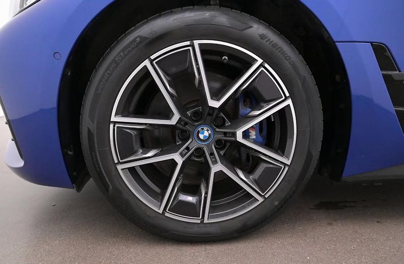 BMW i4 M50 xDrive GC SoH 94% Kam LED - fotka 26 z 26