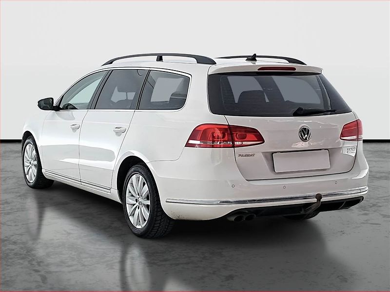 Volkswagen Passat (2012) 2.0 TDI, Park. senzory - fotka 4 z 17
