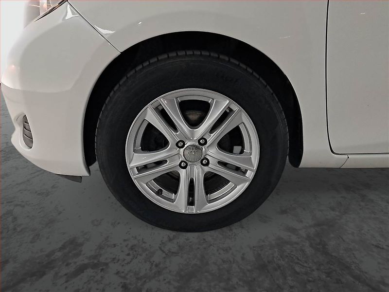 Toyota Yaris (2012) 1.0 VVT-i, Park. senzory - fotka 14 z 18