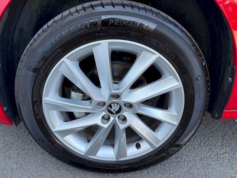 Škoda Kamiq (2025) 1.0 TSI 85kW Top Selection - fotka 35 z 35