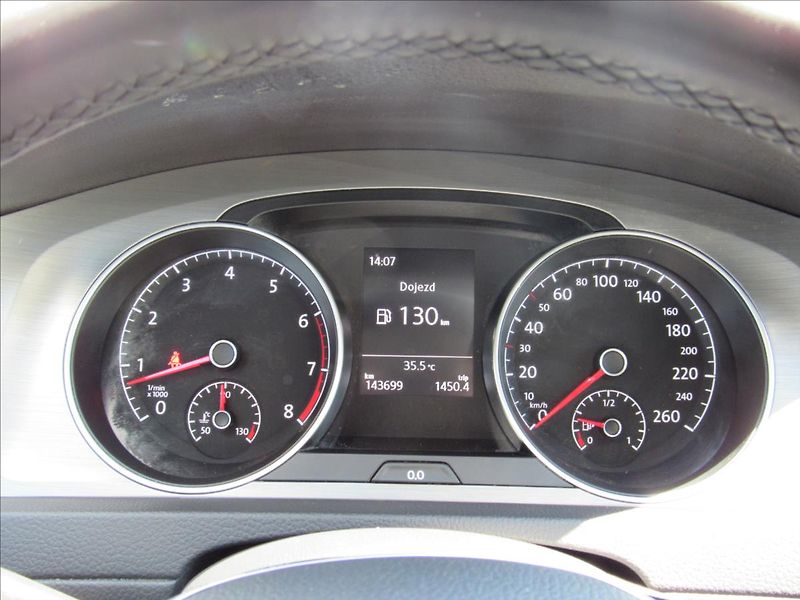 Volkswagen Golf 1,4 TSi 90kW Comfortline - fotka 13 z 34