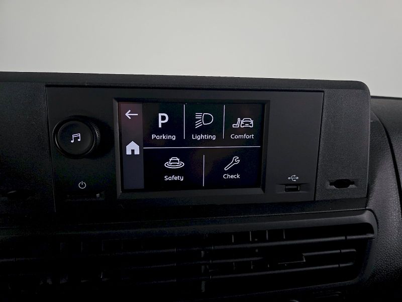 Toyota ProAce Verso (2024) 2.0D 140k L2 Combi 8 míst - fotka 12 z 27