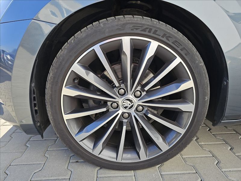 Škoda Superb 3 2,0TDi Laurin & Klement - fotka 42 z 46