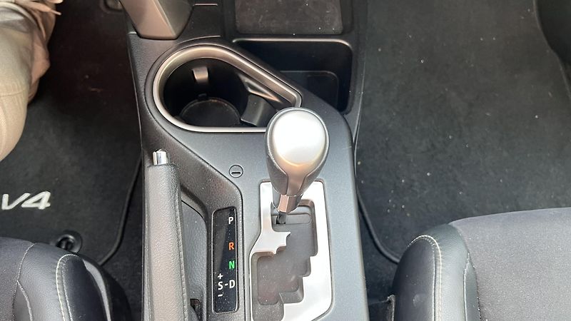 Toyota RAV4 2.5 HSD EXECUTIVE 4X4 - fotka 12 z 12