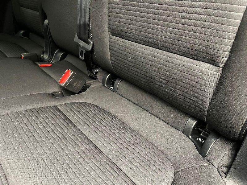 Ford Kuga 2.5 HEV 4x4 TITANIUM - fotka 30 z 78