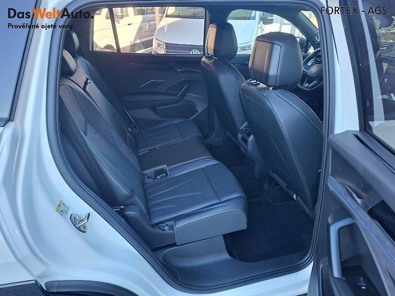 Volkswagen Tayron (2025) R-LINE,2.0 TDI,142kW,4x4,Záruk - fotka 14 z 34