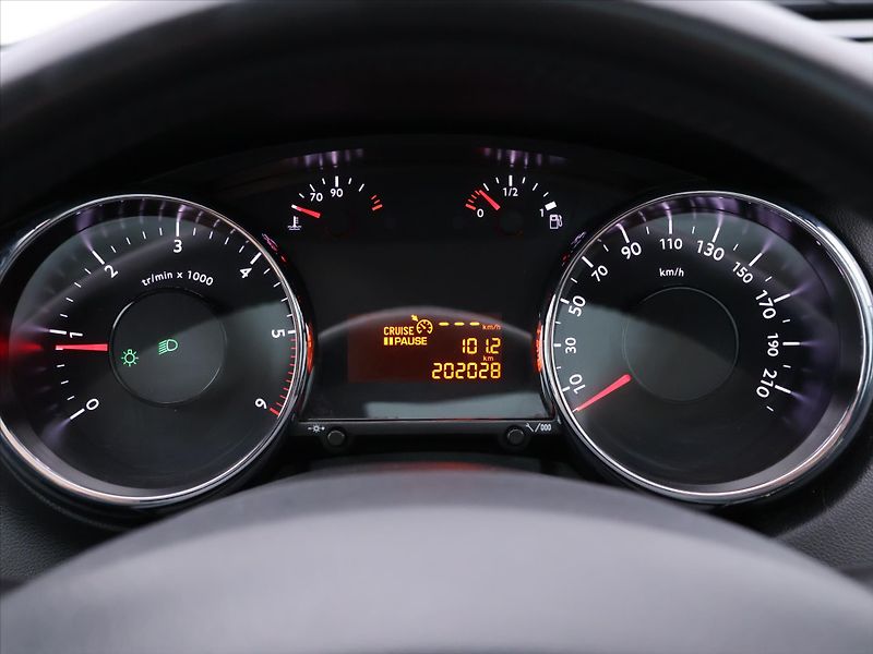 Peugeot 5008 1,6 HDI 82kW Family CZ - fotka 16 z 36