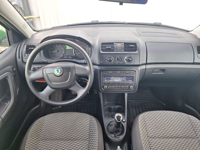 Škoda Fabia (2010) COMBI / 1.2 TSI / 63 kW / AMBI - fotka 12 z 29