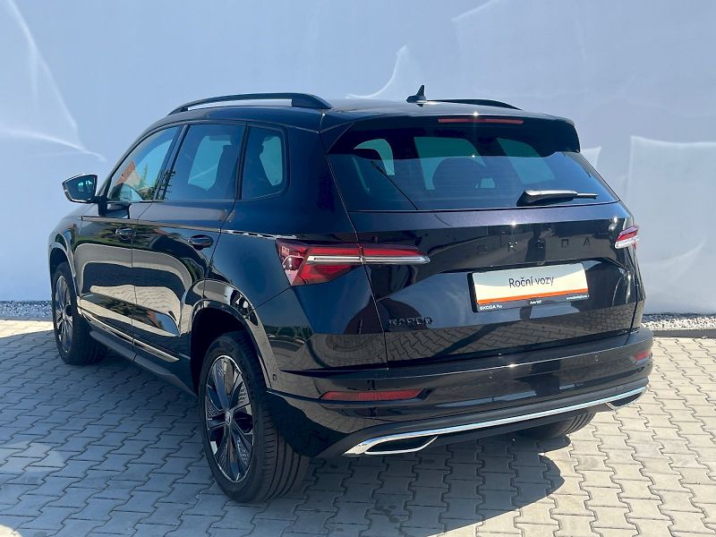 Škoda Karoq (2025) Sportline 1,5TSI / 110 kW DSG - fotka 6 z 36