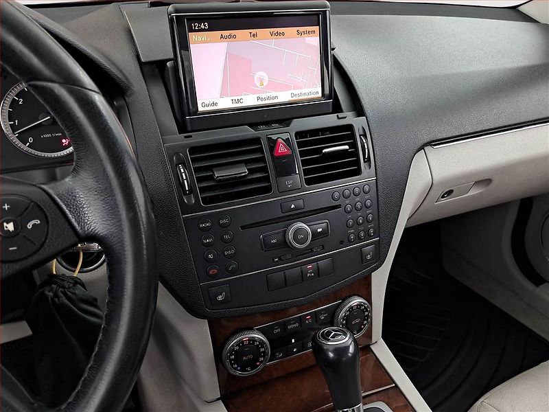 Mercedes-Benz Třídy C (2008) C 320 CDI 4MATIC, 4X4 - fotka 12 z 19