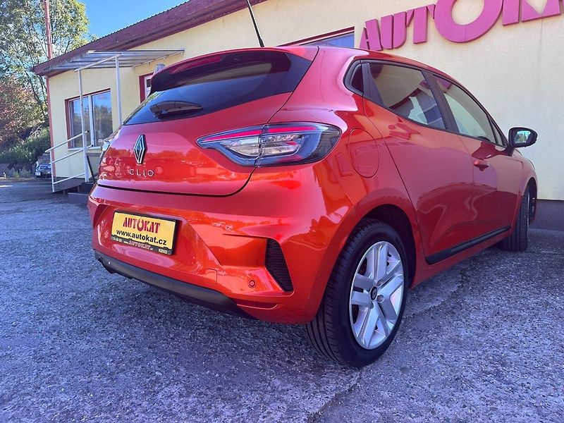 Renault Clio (2024) 1.0 TCe/1MAJ/LED/TOP/NAVI - fotka 3 z 36