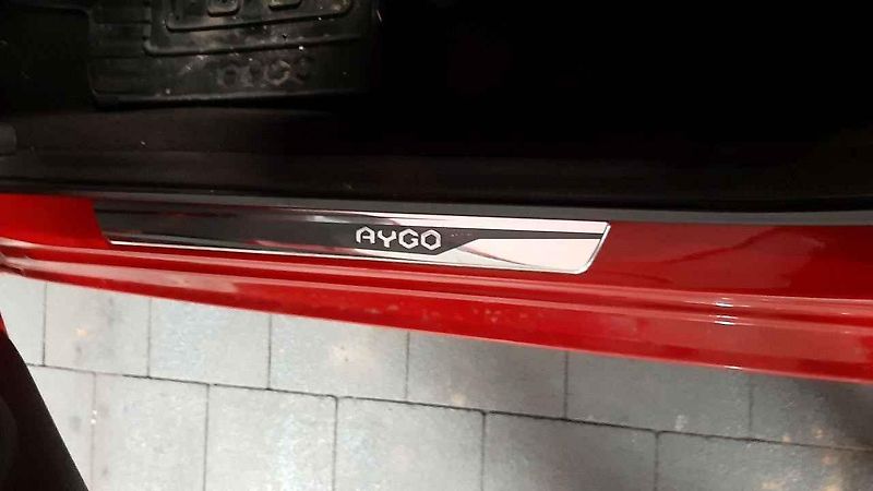 Toyota Aygo spadá do kategorie kompaktních miniaut, kterým se lidově říká nákupní taška.