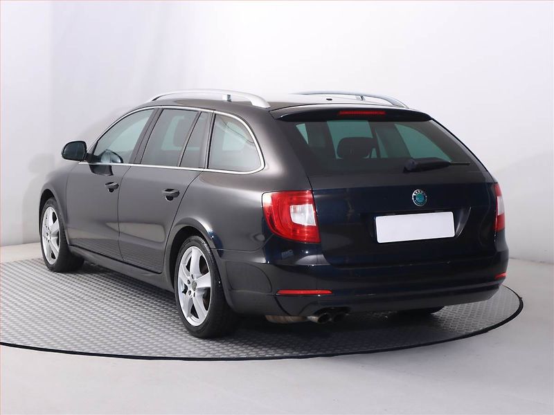 Škoda Superb (2012) 2.0 TDI, Automat, Tempomat - fotka 4 z 18