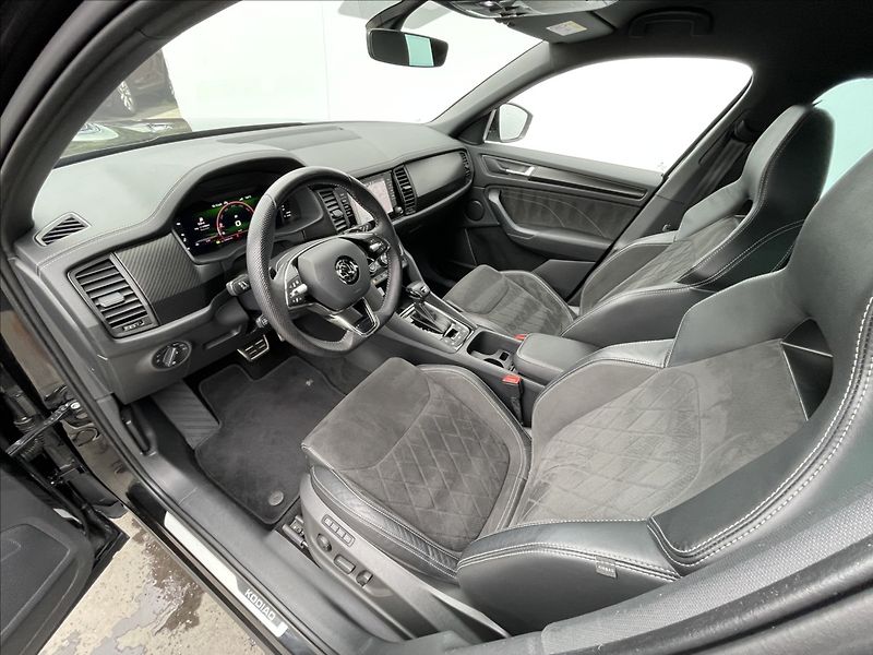 Škoda Kodiaq 2,0 TSI 4x4 DSG Sportline ACC - fotka 5 z 24