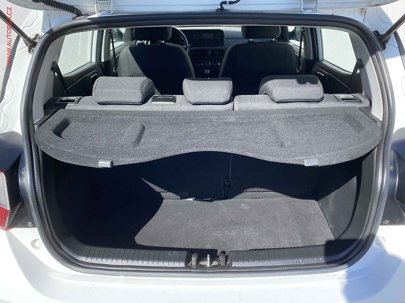 Hyundai i10 (2022) 1.0 i, ČR, Comfort, park. - fotka 7 z 16