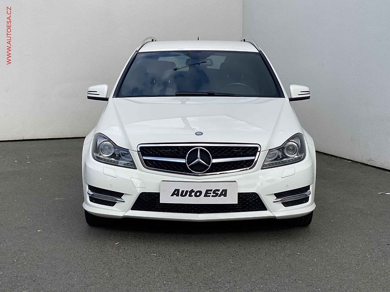 Mercedes-Benz Třídy C (2013) 1.8 C250, Edition, AT, bixen - fotka 2 z 18