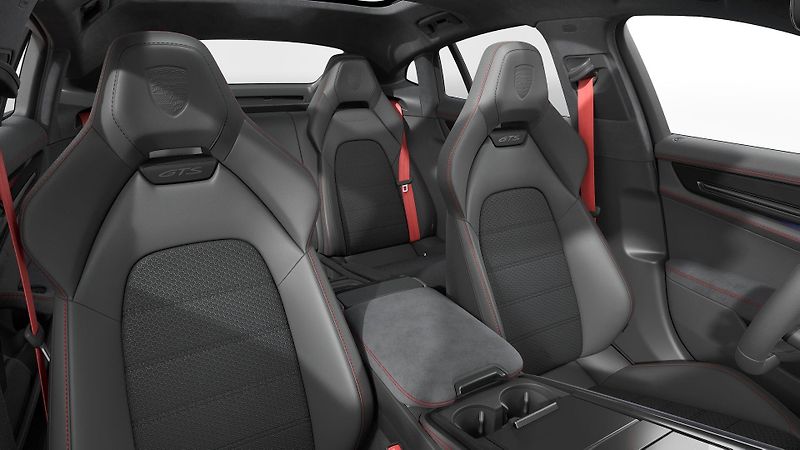 Porsche Panamera (2027) GTS - fotka 9 z 10