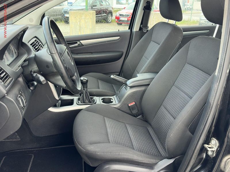 Mercedes-Benz Třídy B (2011) 2.0d, ČR - fotka 9 z 16