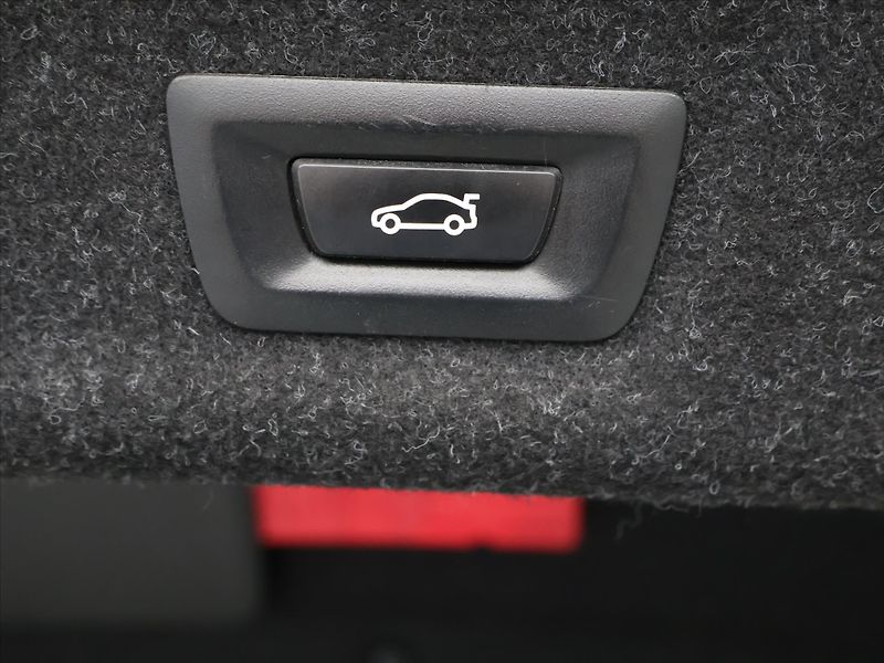 BMW Řada 3 2,0 320d 140 kW xDrive ADVANTA - fotka 5 z 28