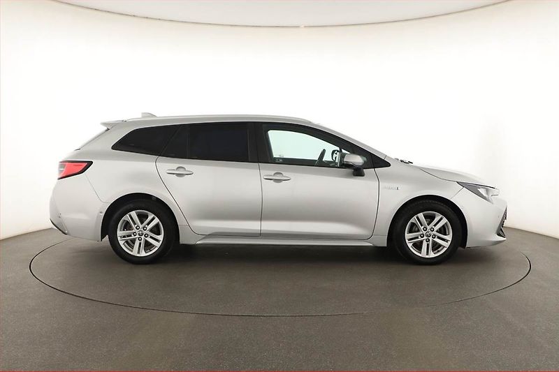 Toyota Corolla (2021) Comfort 1.8 Hybrid - fotka 6 z 20