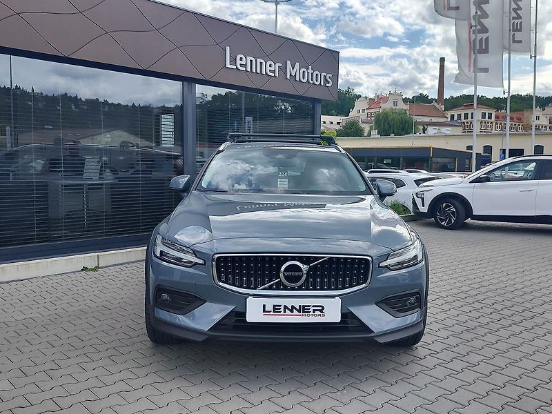 Volvo V60 B4 2.0/145kW 1.majitel 4x4 - fotka 2 z 36