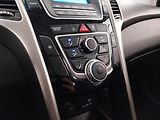 Hyundai i30 (2016) 1.6 CRDi, Serv.kniha, Xenony - náhled 13