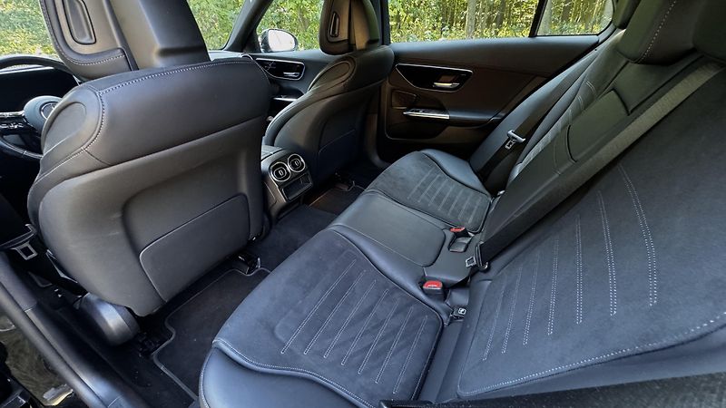 Mercedes-Benz Třídy C (2024) C220d, AMG, záruka - fotka 14 z 16
