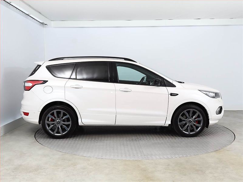 Ford Kuga (2019) ST-Line 2.0 TDCi, 4X4 - fotka 6 z 18
