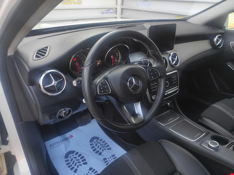 Mercedes-Benz GLA 200d 4MATIC,AT,ČR - fotka 13 z 42
