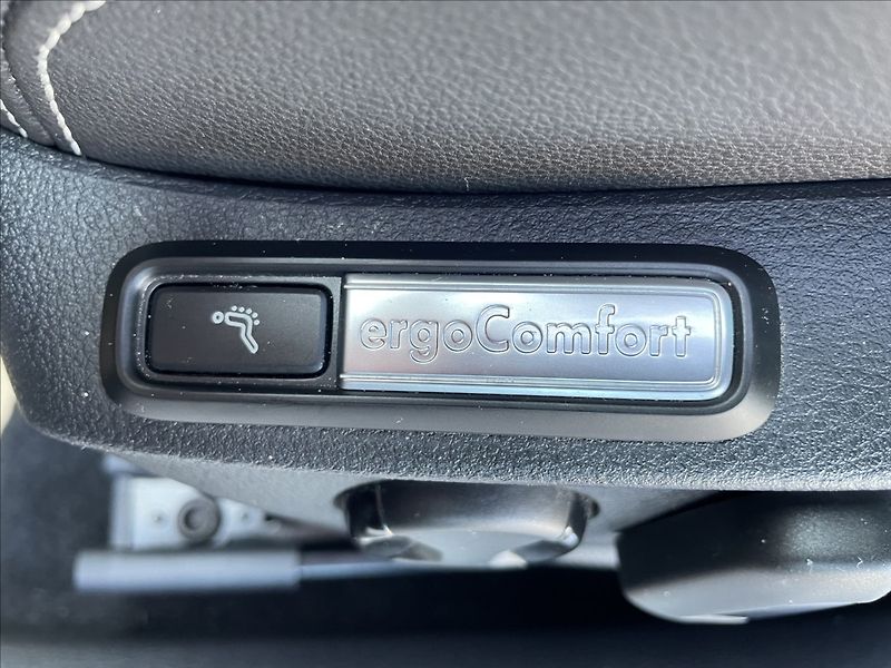 Volkswagen Passat 2,0 TSI 200KW 4X4 DSG ČR. - fotka 20 z 29