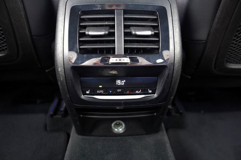 BMW X3 M40i xDrive/LED/21/355 PS - fotka 37 z 46